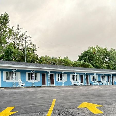 Stiles Motel Hill View ウッドストック エクステリア 写真