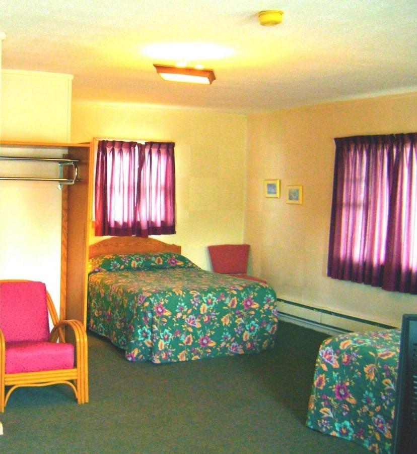 Stiles Motel Hill View ウッドストック エクステリア 写真