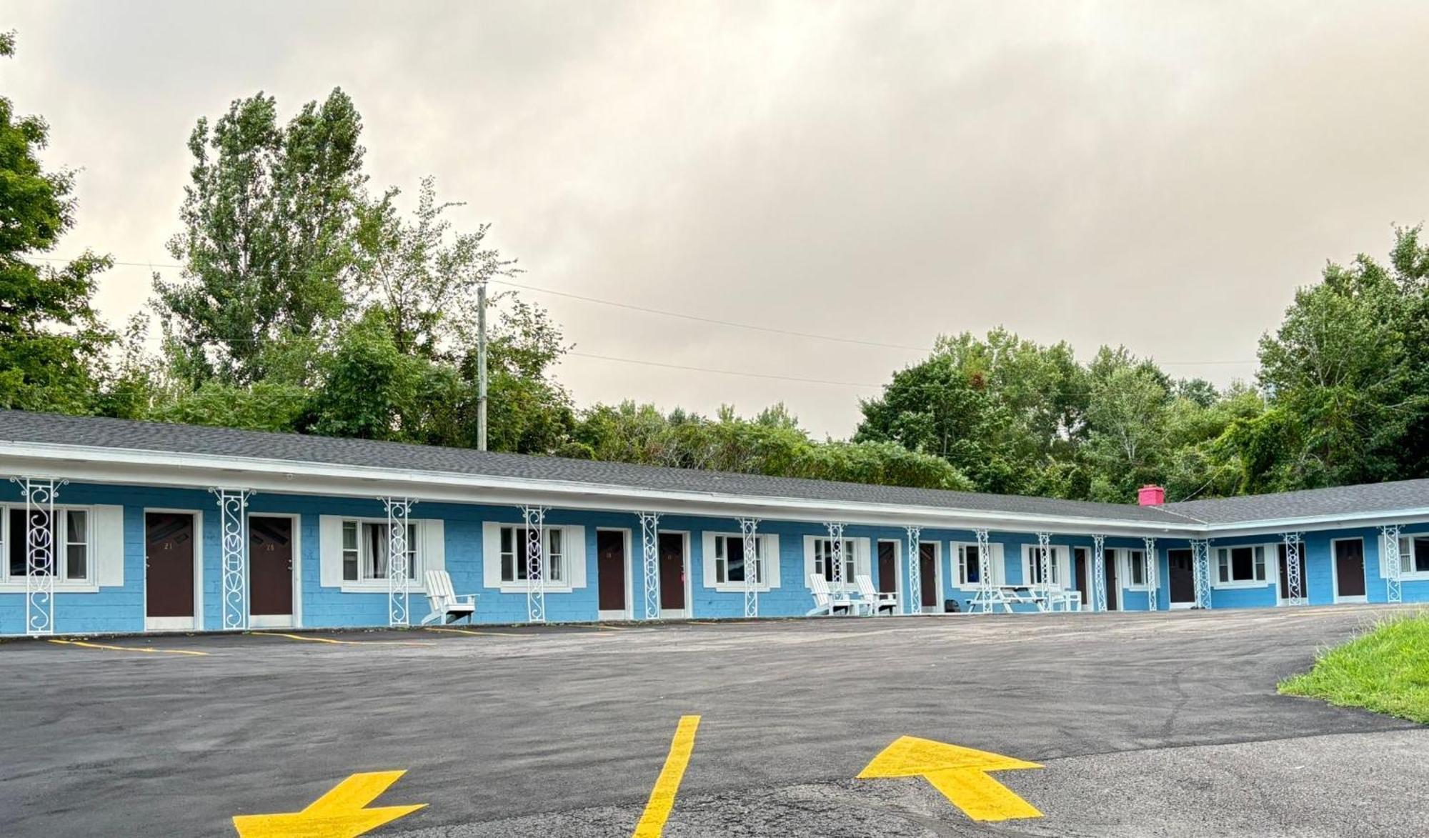 Stiles Motel Hill View ウッドストック エクステリア 写真