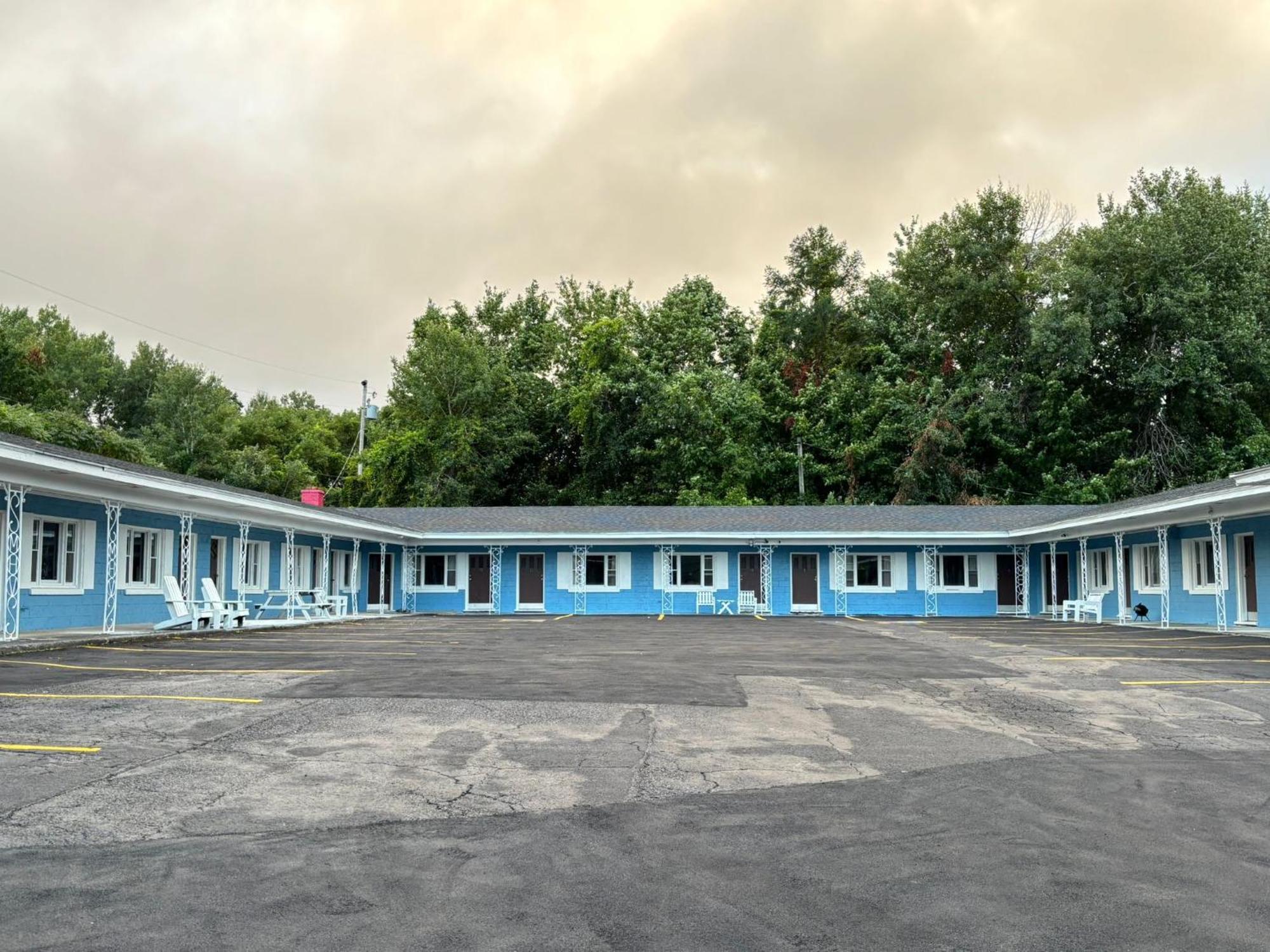 Stiles Motel Hill View ウッドストック エクステリア 写真
